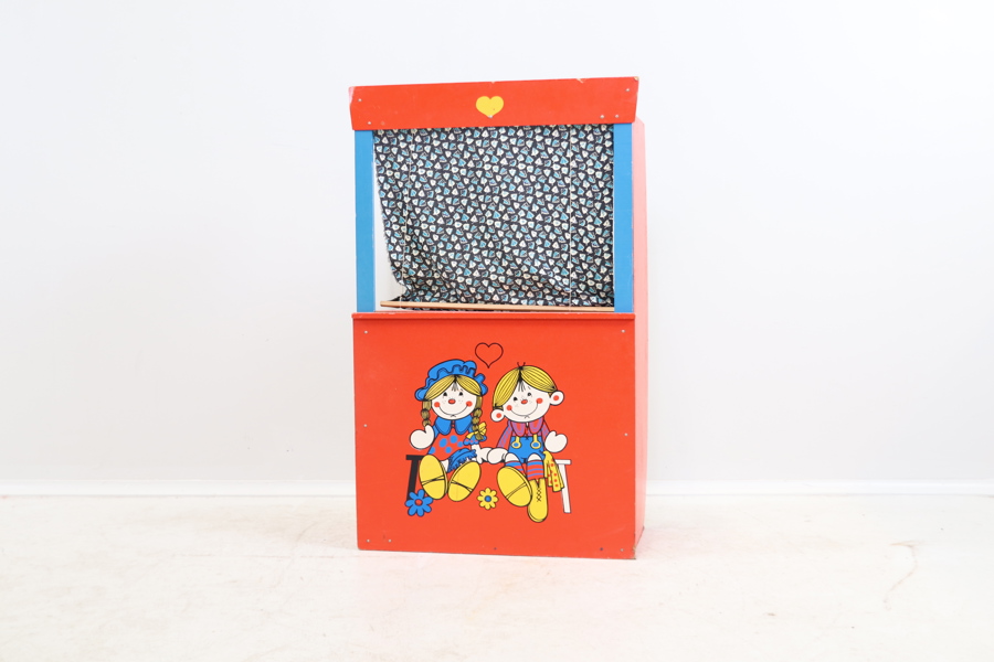 Dockteater, trä/textil.