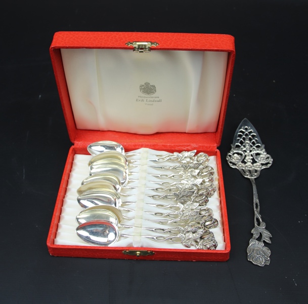 Kaffeskedar och tårtspade, 12+1 st, silver, "Rosen", 161 gram.
