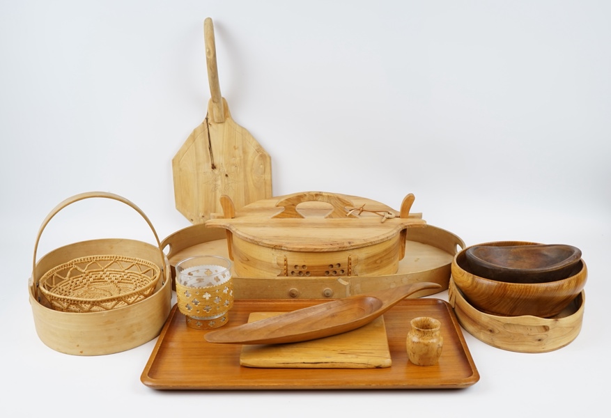 Svepask och brickor m.m, et parti, trä, bl.a Gunnar Åström och Anna-Lisa Andresson.