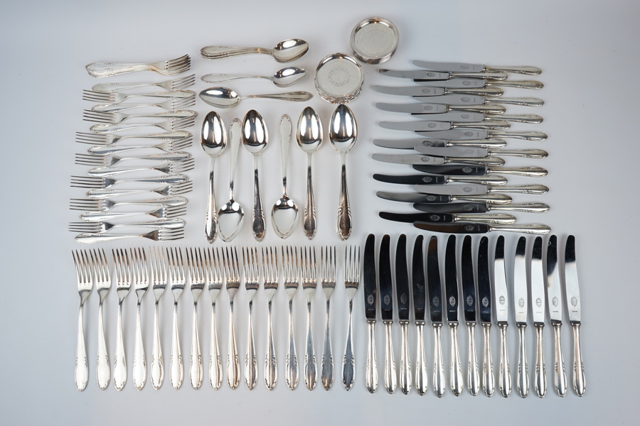 Bestickservis, 83 delar, nysilver, "Slottsbarock", Jernbolaget Eskilstuna, samt coasters, 14+12 st.