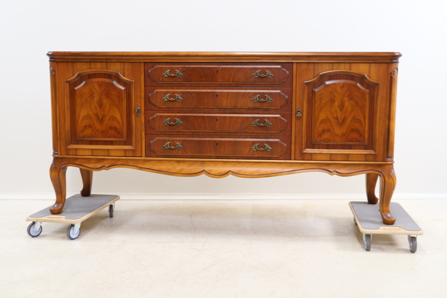 Sideboard, 4 lådor, 2 skåp, trä/metall, rokokostil, Blomstermåla möbelfabrik.