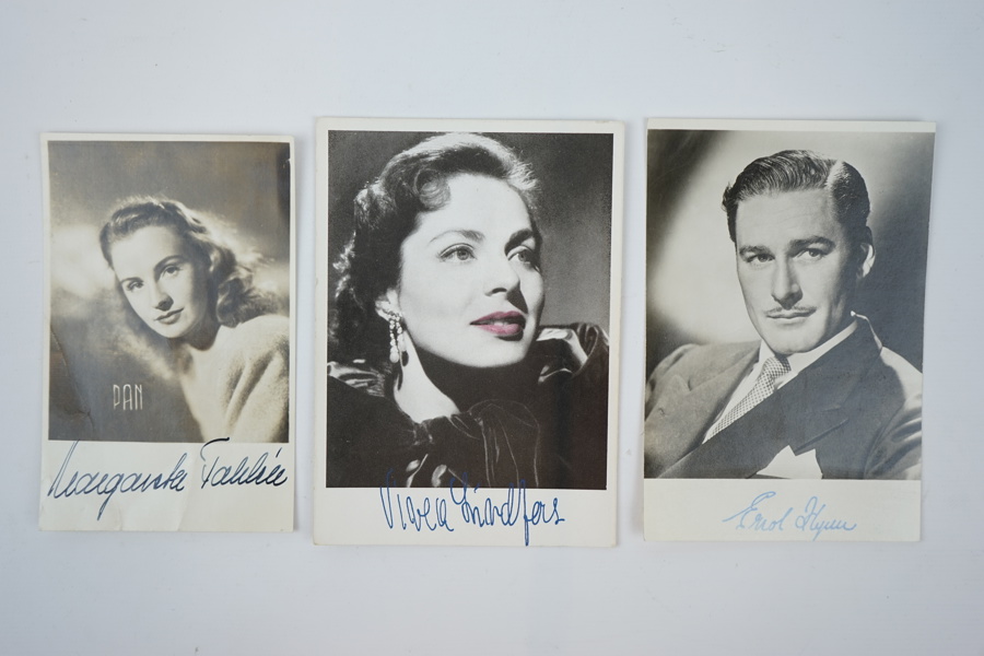 Signerade vykort, 3 st, Errol Flynn, Viveca Lindfors och Margareta Fahlén.