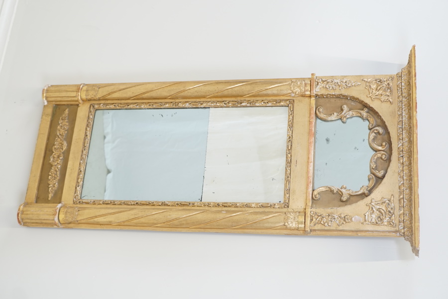 Spegel, förgylld ram och bronserad ram, empire, 1800-talets första del.
