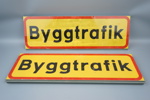 Trafikskyltar, 2 st, "Byggtrafik", metall, reflexfolierade, 3M.