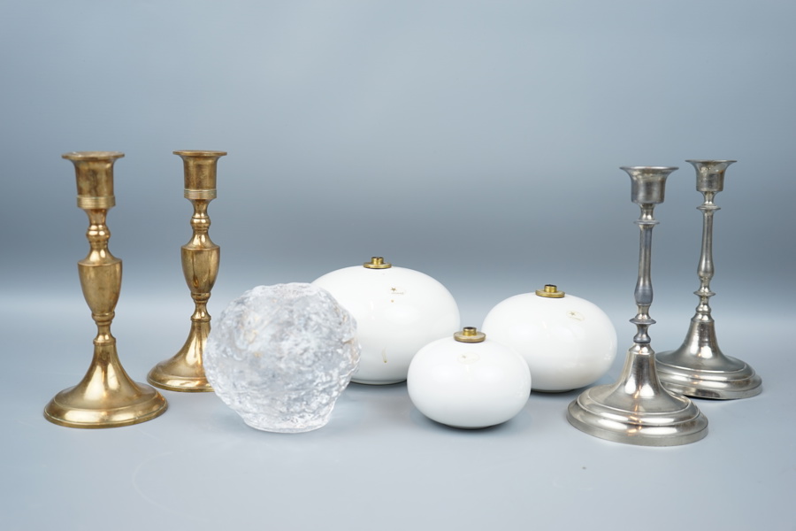 Ljusstakar och oljelampor, 8 delar, metall/porslin/glas, bl.a Annie Nilsson, Höganäs och Ann Wärff, Kosta Boda.