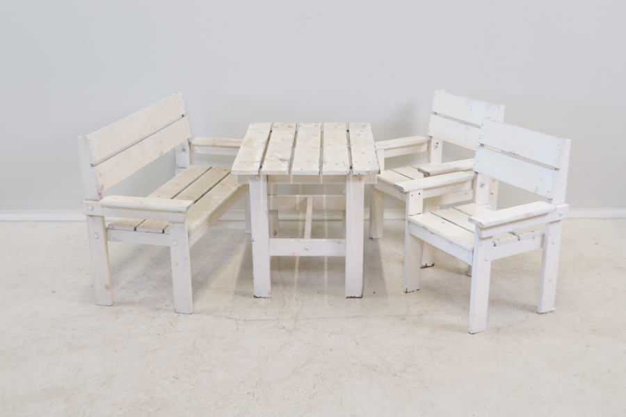 Trädgårdsmöblemang för barn, bemålat trä.