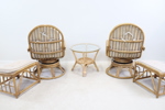 Möbelgrupp, snurrfåtöljer, fotpallar och bord, 5 delar, bambu/textil/glas.
