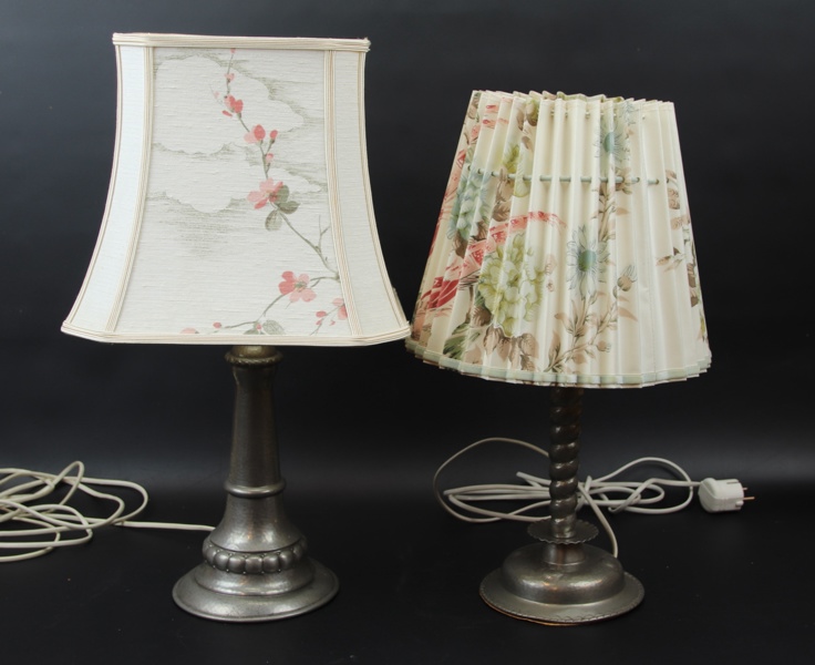 Bordslampor, 2 st, tenn, 1900-tal.