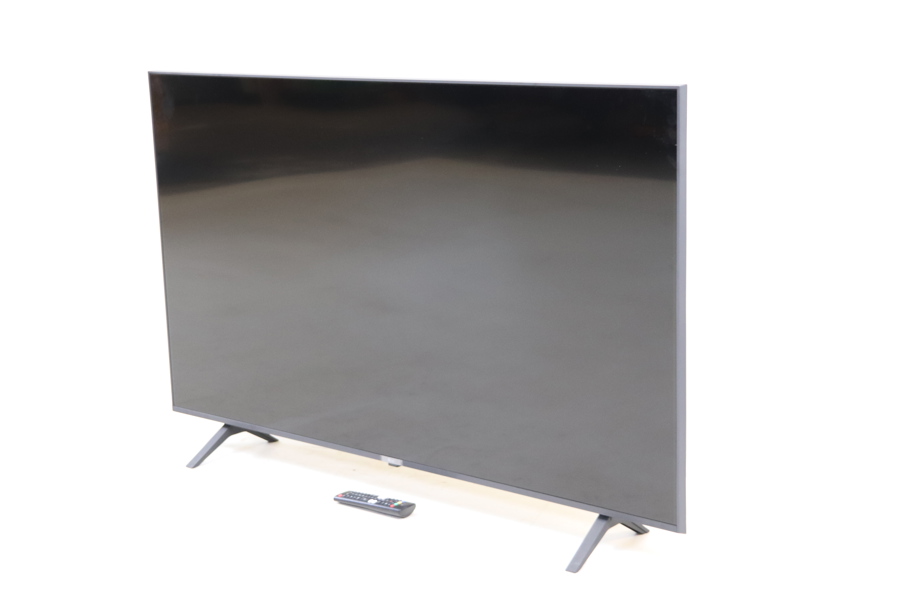 Tv, LG 55UR78006LK, med fjärrkontroll.