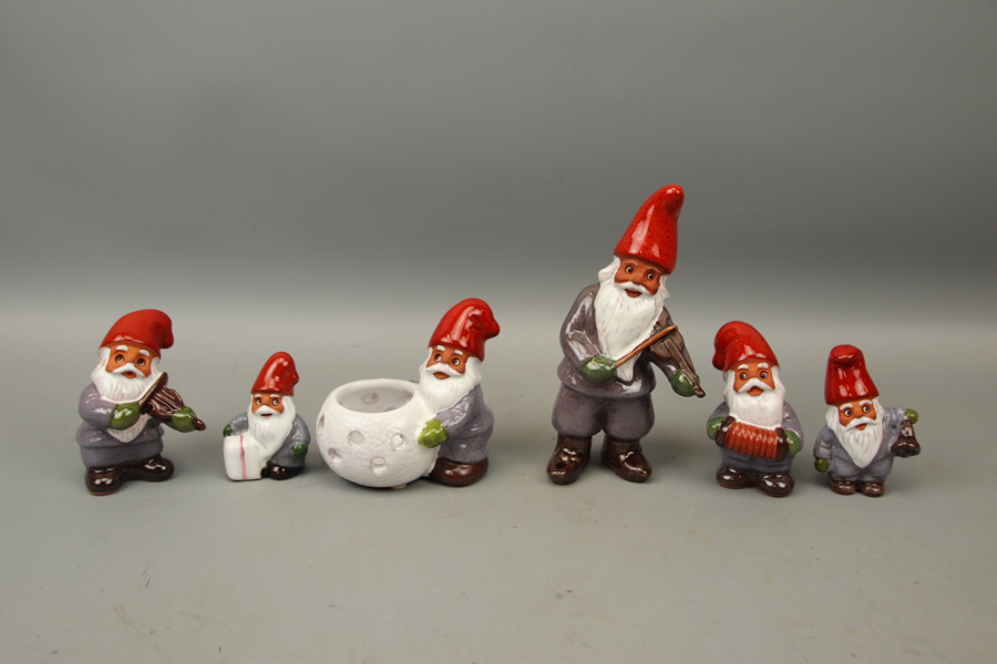 Rolf Berg, tomtar m.m, 6 delar, keramik.