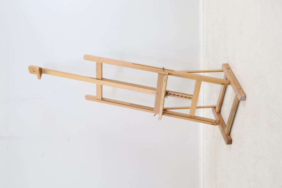 Glovstaffli, höj/sänkbart, trä, Mabef.