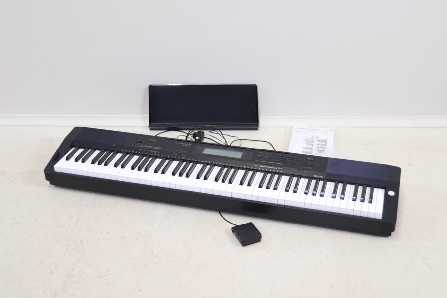 Keyboard, Casio CDP-230R, med tillbehör.