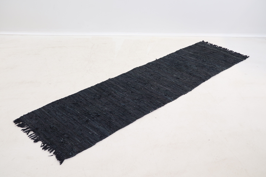 Matta, flätad skinn.