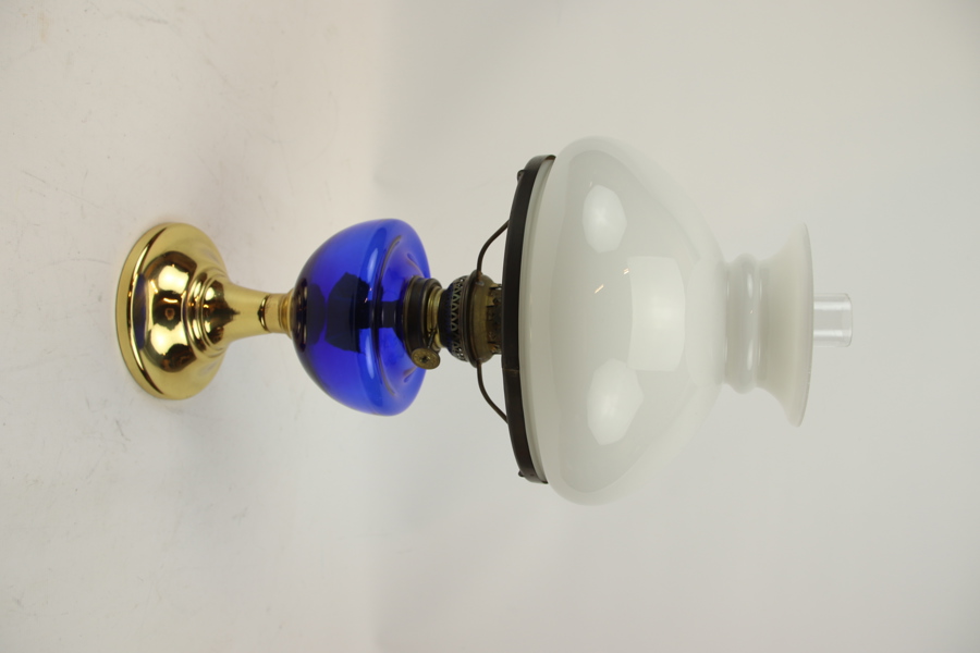 Fotogenlampa, glas/mässing, 1900-tal.