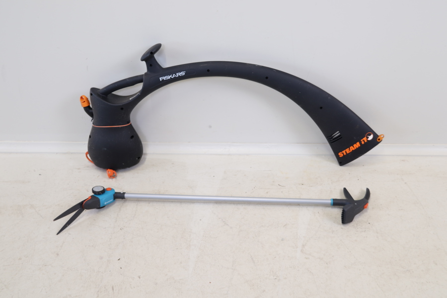 Ogräsbekämpare, "Steam it", Fiskars, och grässax, Gardena.