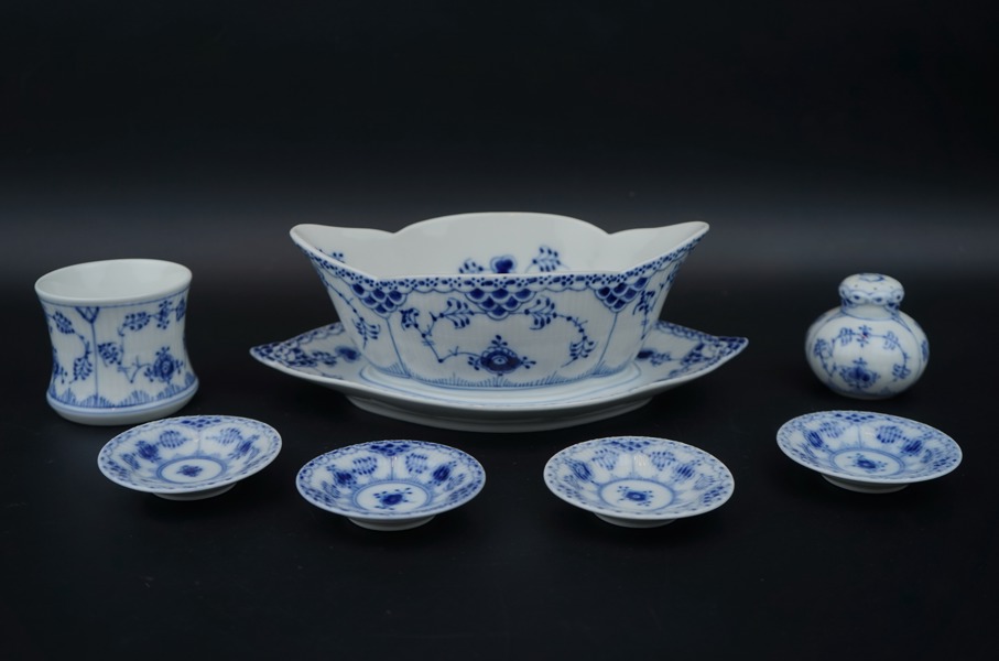 Musselmalet, servisdelar, 7 st, porslin, halvblond, Royal Copenhagen.