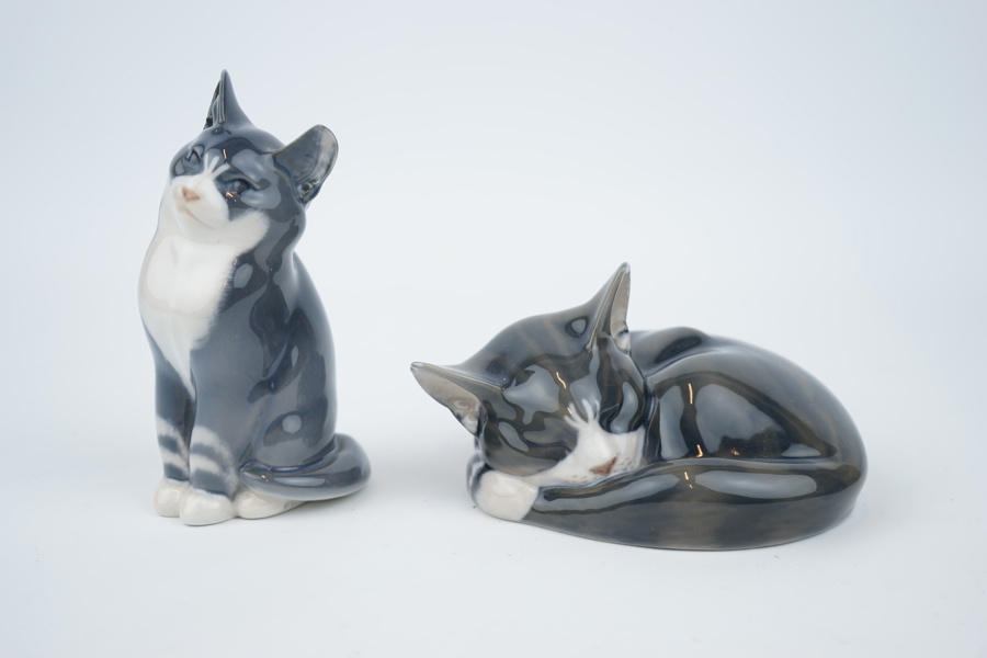 Figuriner, 2 st, katter, porslin, Erik och Niels Anders Nielsen, Royal Copenhagen.