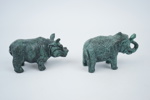 Figuriner, 2 st, noshörning och elefant, brons.