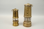 Gruvlyktor, 2 st, mässing, Lamp & Limelight Company och British Coalmining Company.