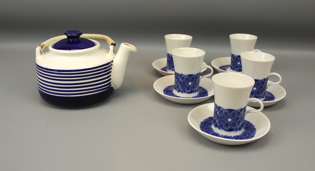 Tekanna "kobolt", Karin Björquist, och kaffekoppar, 6 delar, porslin, "Mobile", Olle Alberius, Rörstrand.