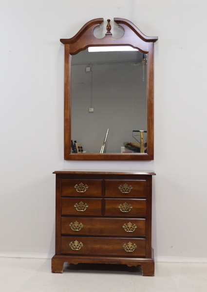 Byrå, med 4 lådor, samt spegel, trä.