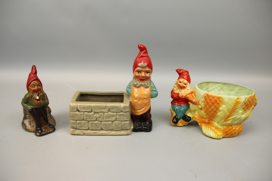 Ytterfoder, 3 st, keramik, 1900-tal.