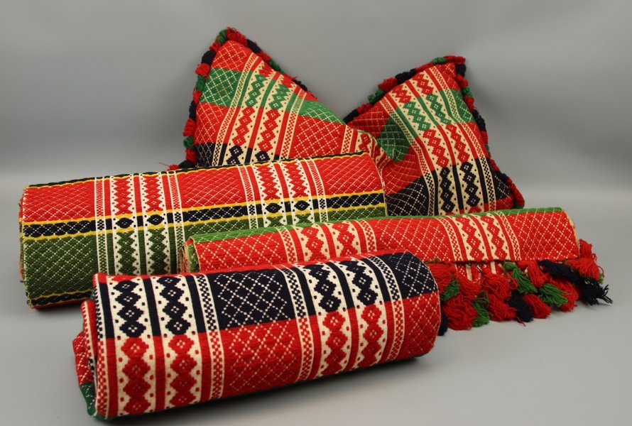 Kudde och hängen, 4 delar, allmoge, 1900-tal.