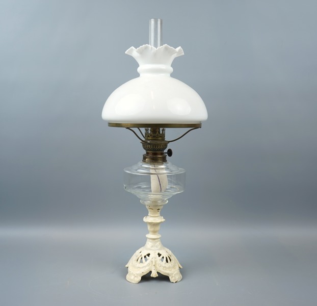 Fotogenlampa, glas/metall.