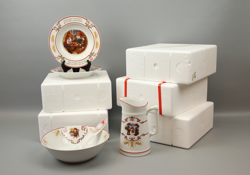 Julservis, 15 delar, porslin, "Svenska Jultraditioner", Fyrklövern.