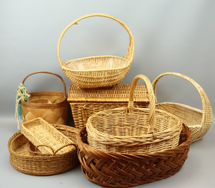 Flätade korgar m.m, ett parti.