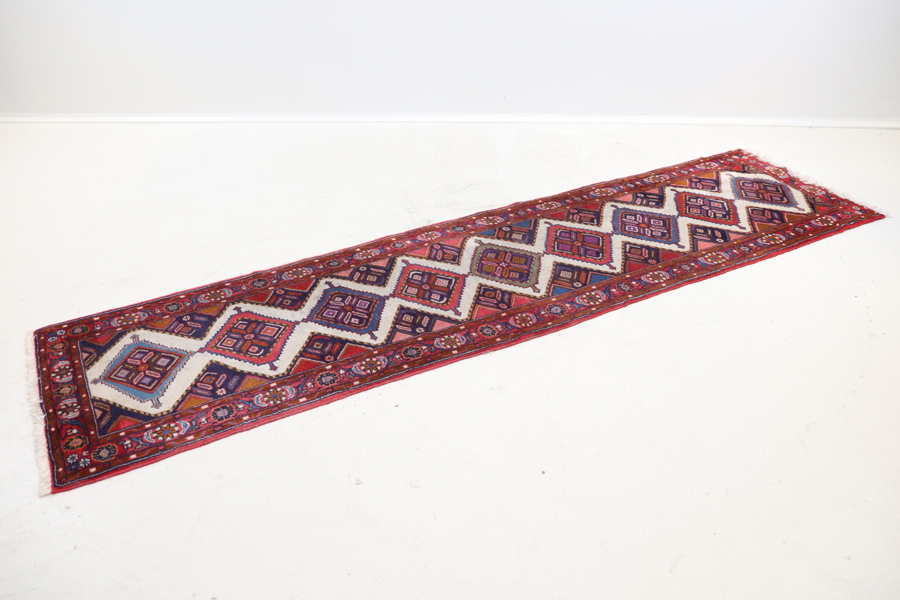 Gallerimatta, orientalisk, handknuten, ull.