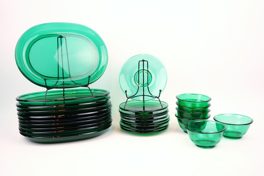 Hummerservis, 25 delar, glas, Firma Svenskt Tenn, tillverkat av Reijmyre, 1948-1950.