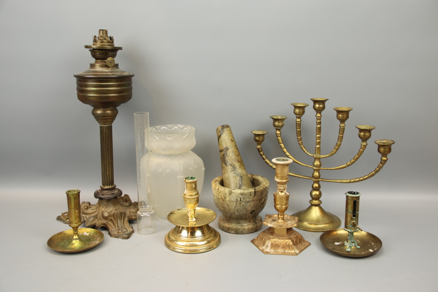 Fotogenlampa, ljusstakar och mortel, 7 delar, metall/glas/sten, bl.a Ystad Metall.