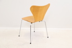 Arne Jacobsen, "Sjuan", stol, formpressad sits fanerad med ek, krom, Fritz Hansen, Danmark, 1971.