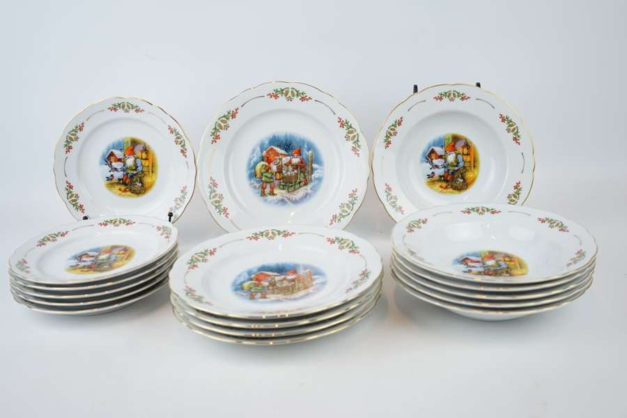 Lars Carlson, matservis, 17 st, porslin, "Gammaldags Jul", Christineholm.