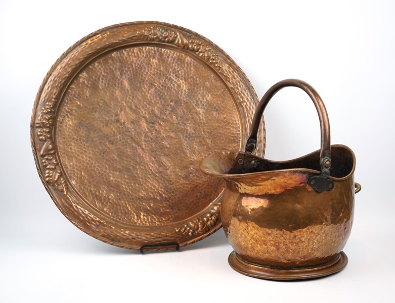 Kolhämtare och bricka, koppar.