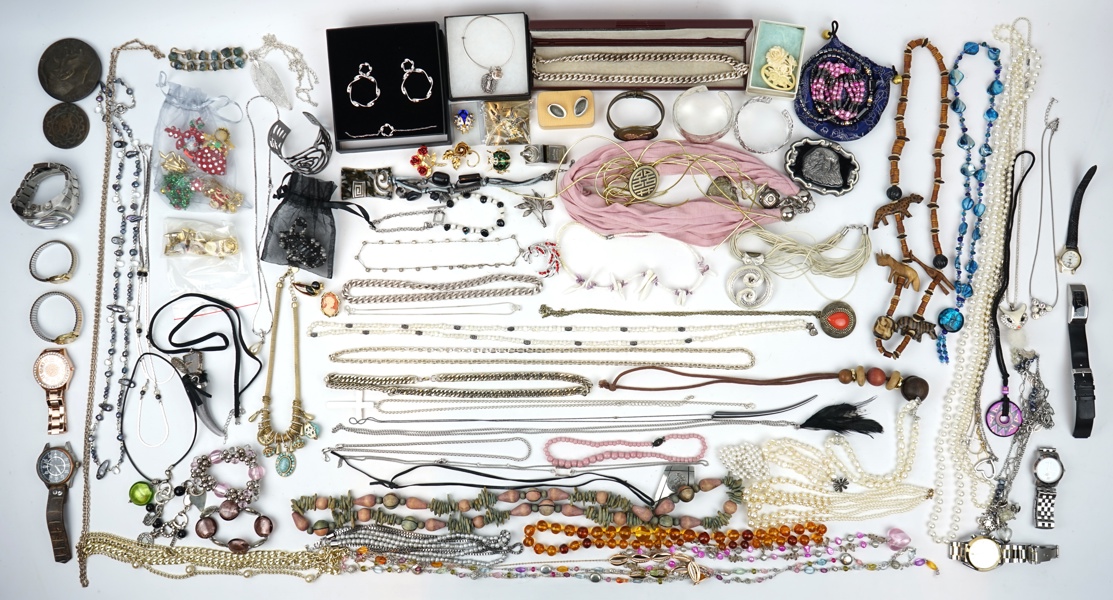 Bijouterier, ett parti.