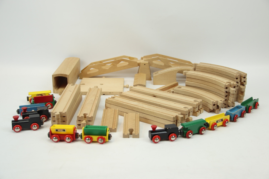 Tågbana med tåg, ett parti, trä/metall, Brio.