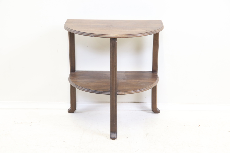 Konsolbord, betsad trä.