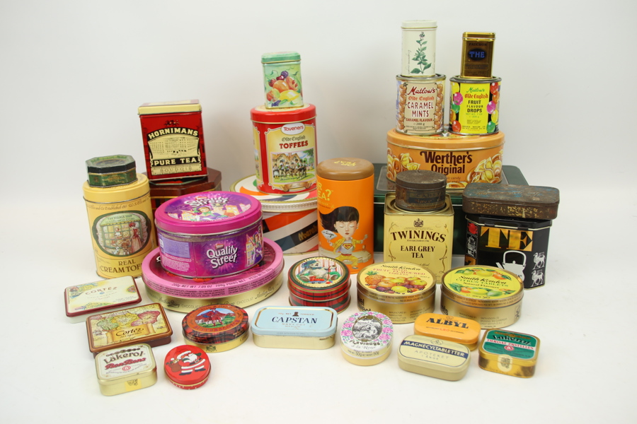 Plåtburkar, ett parti.