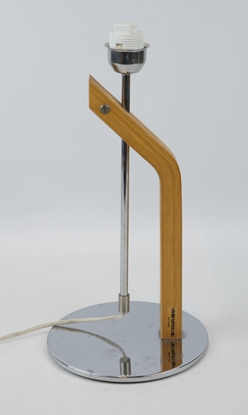 Lars Bessfelt, "Hockey", bordslampa, trä/metall, Ateljé Lyktan AB, Åhus.