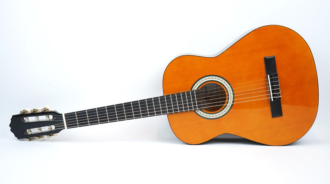 Akustisk gitarr, Messina.