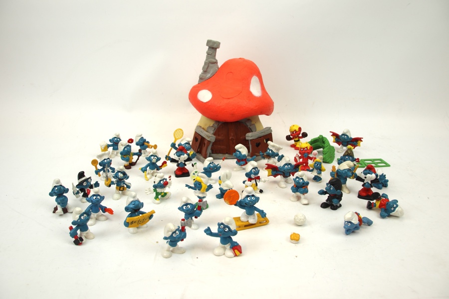 Smurfhus och smurfar, ett parti.