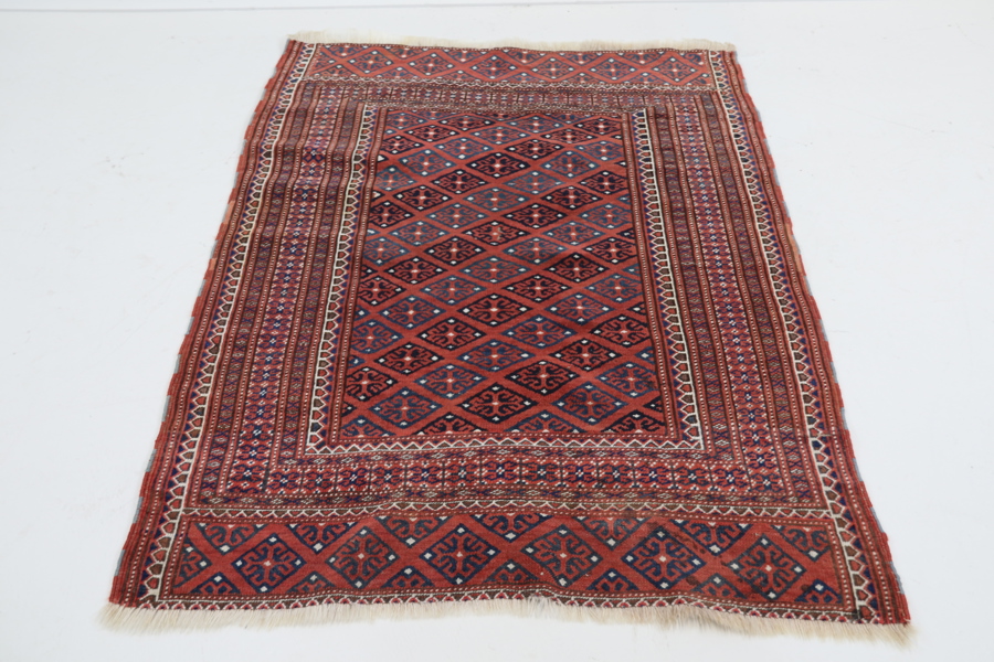 Matta, orientalisk, handknuten, ull.