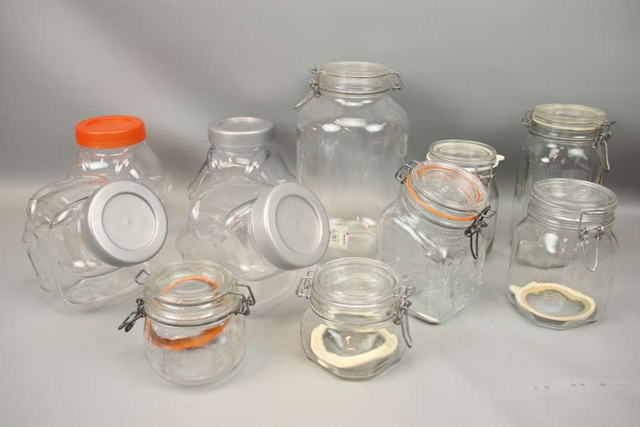 Glasburkar med lock, 11 st, bl.a Fido, Italien.