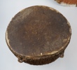 Trumma, sköld m.m, 5 delar, trä/skinn, östra Afrika.