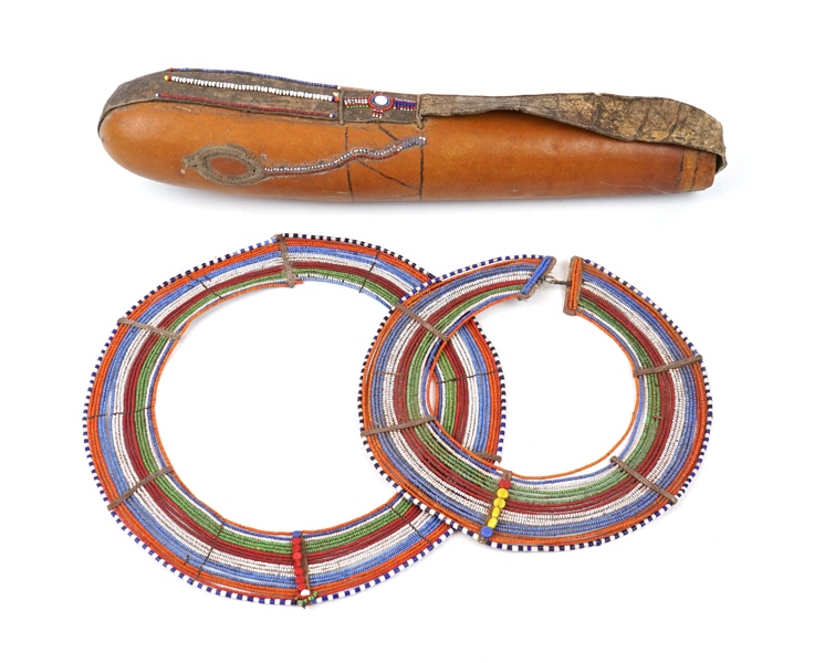 Halsband och vattenflaska, 3 delar, Masai.