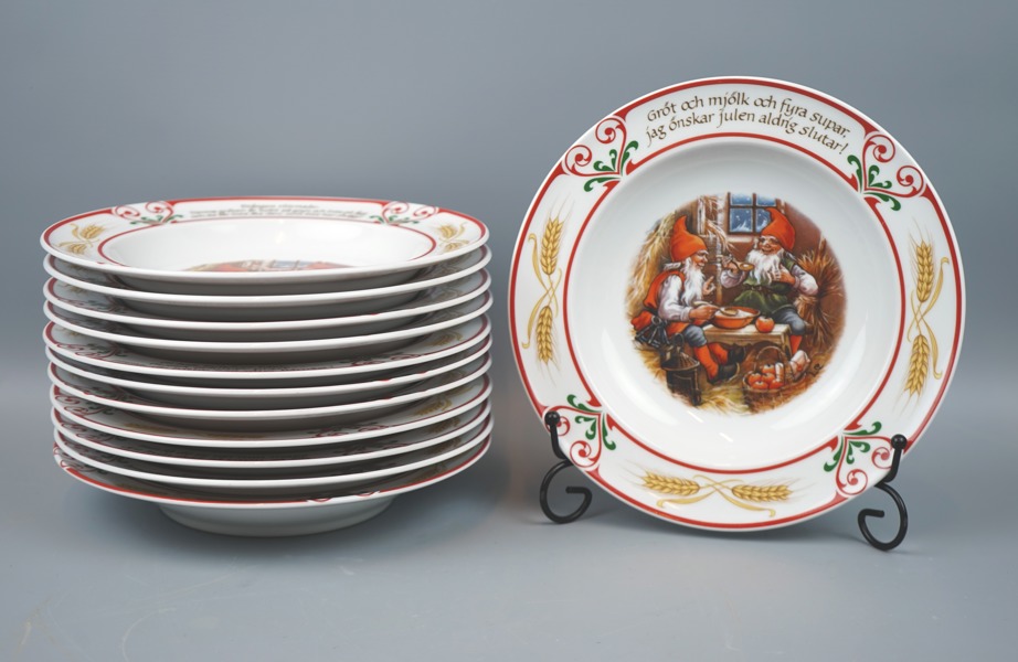 Axel Eliasson, grötskålar, 12 st, porslin, ''Svenska jultraditioner'', nr 1 till 12, Fyrklövern.