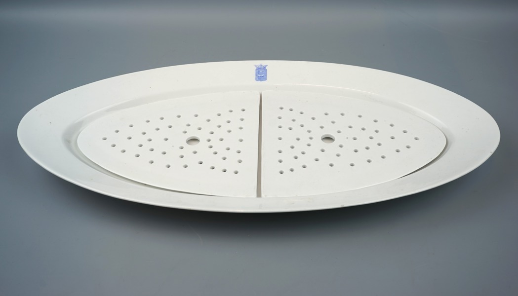 Fiskfat, vapenmärkt, flintgods, Rörstrand.