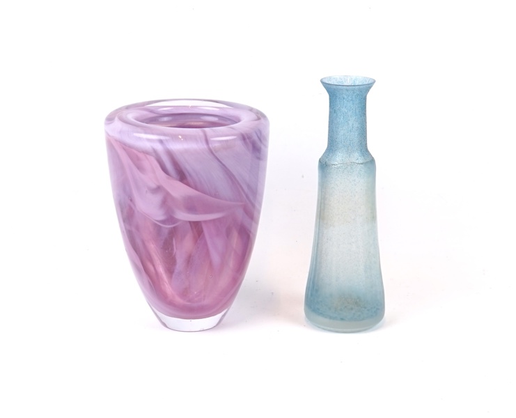 Anna Ehrner och Monica Backström, Vaser, 2 st, glas, Kosta Boda, bl.a ''Atoll''.